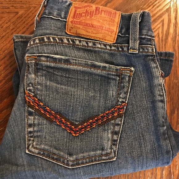 Nice Embroidered Pocket Faded Button 🪰 Lucky Brand Jeans! - Picture 2 of 16
